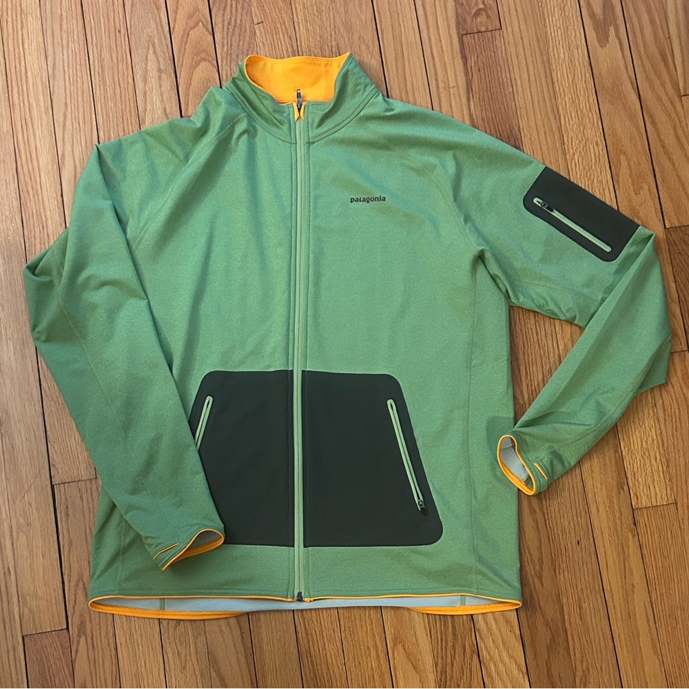Patagonia Green Lightweight Full-Zip Jacket with Yellow Accents